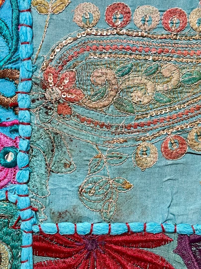 インド ビンテージ サリー パッチワーク タペストリー 刺繍 壁掛け 古布