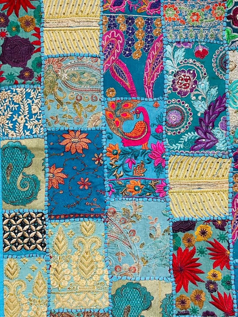 インド ビンテージ サリー パッチワーク タペストリー 刺繍 壁掛け 古布
