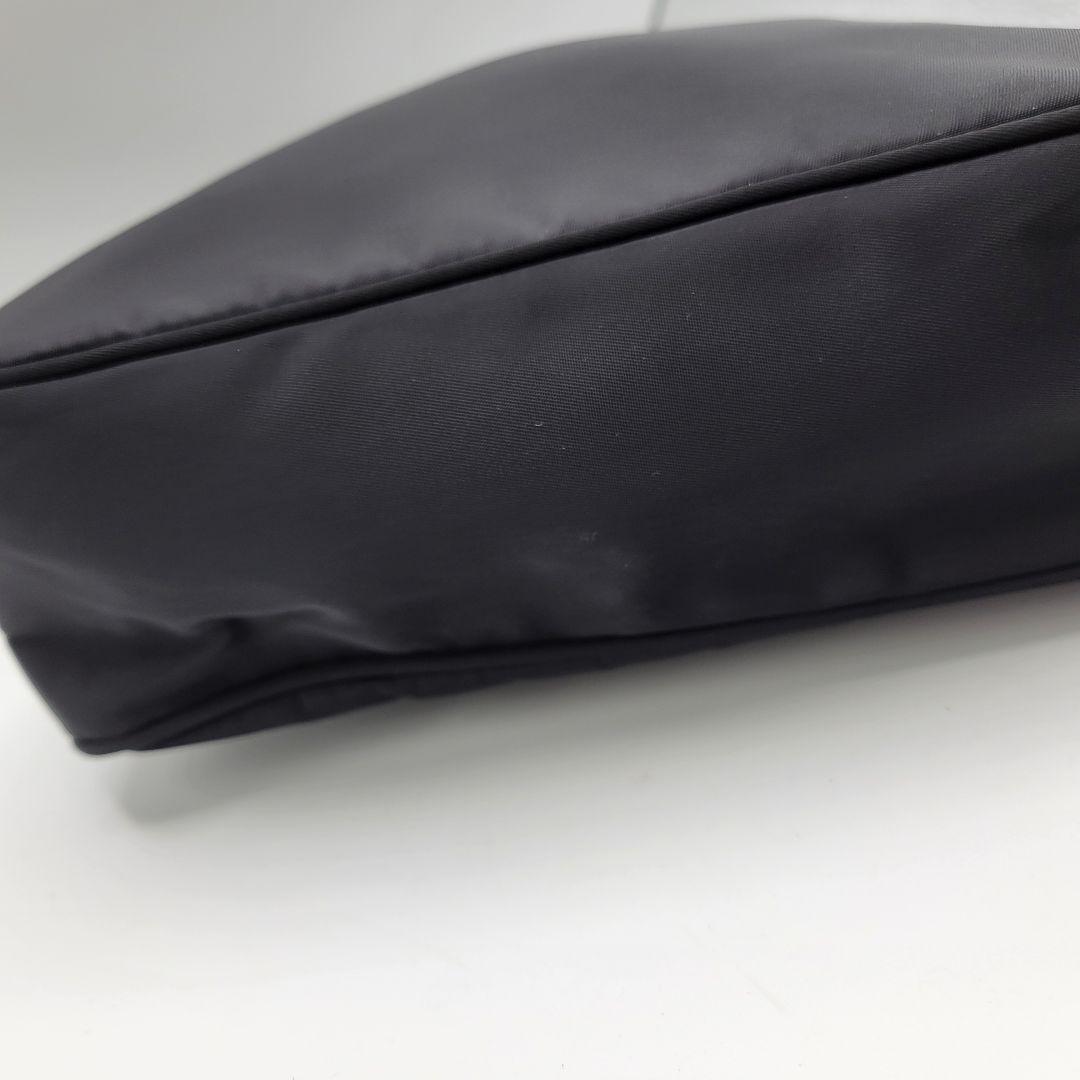 PRADA プラダ アクセサリーポーチ 三角ロゴ ブラック Optiファスナー