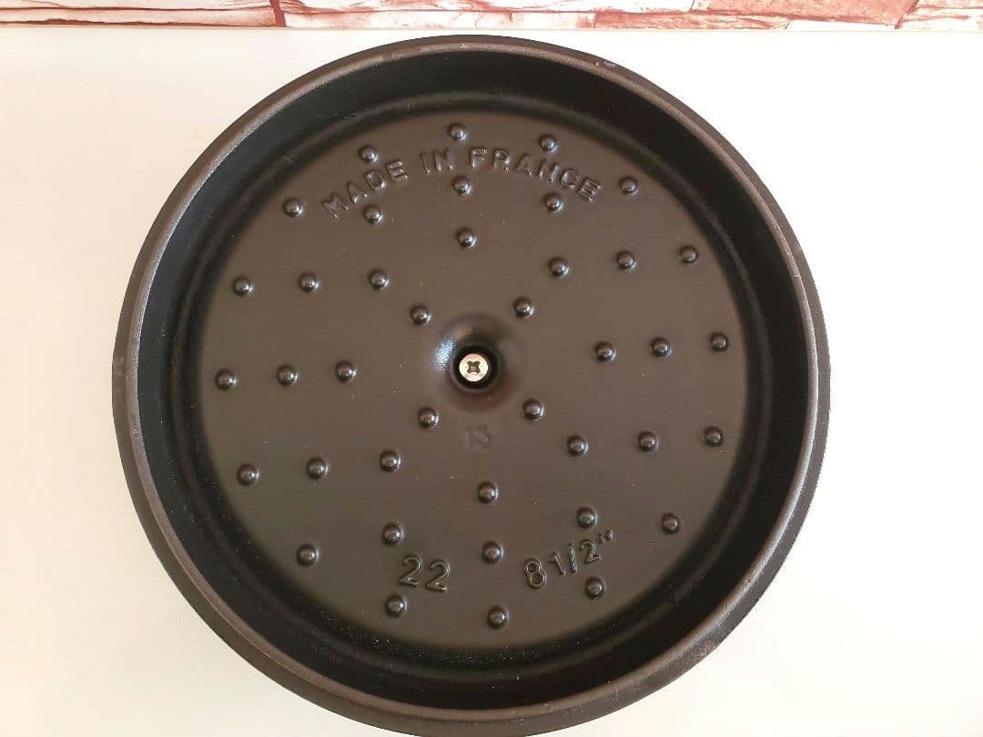 【美品/値下げ】staub ピコ・ココット ラウンド 　22㎝　ストウブ