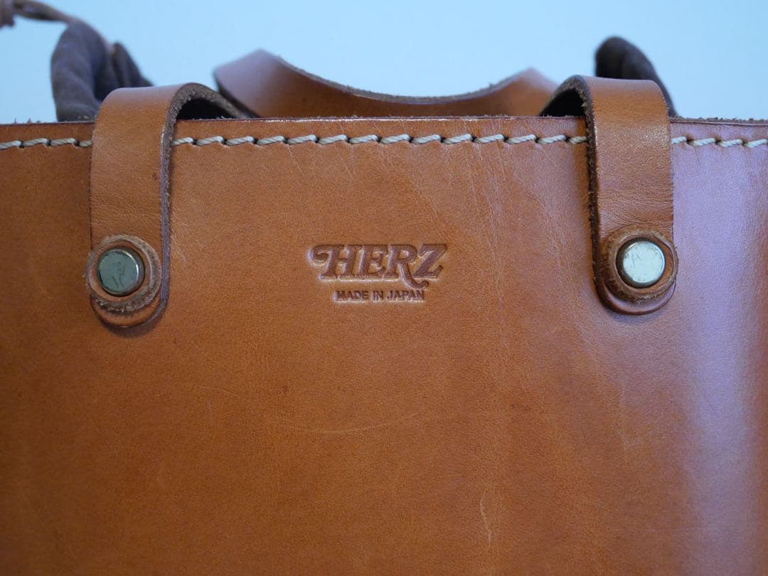 HERZ バッグ　革　Q-8