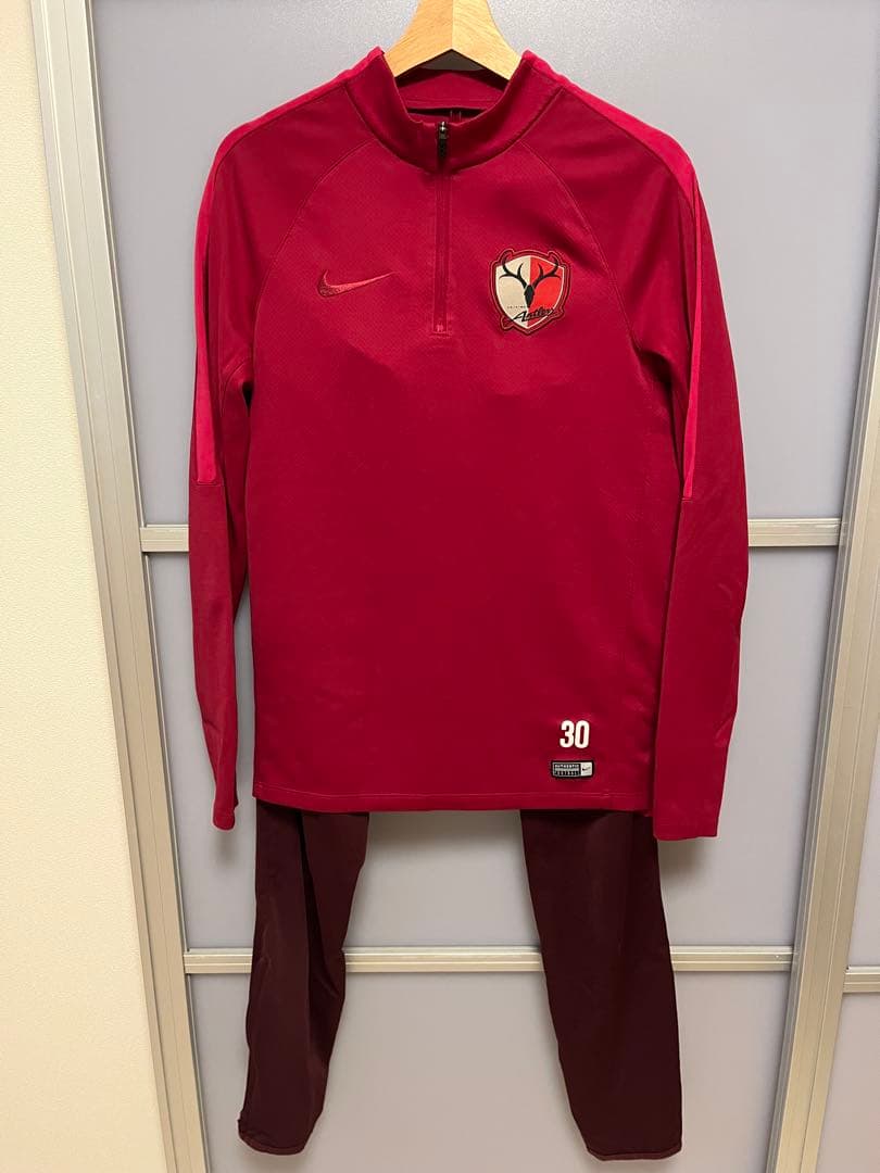 鹿島アントラーズ　トレーニングウェア　練習着　Nike　上下セット　支給品