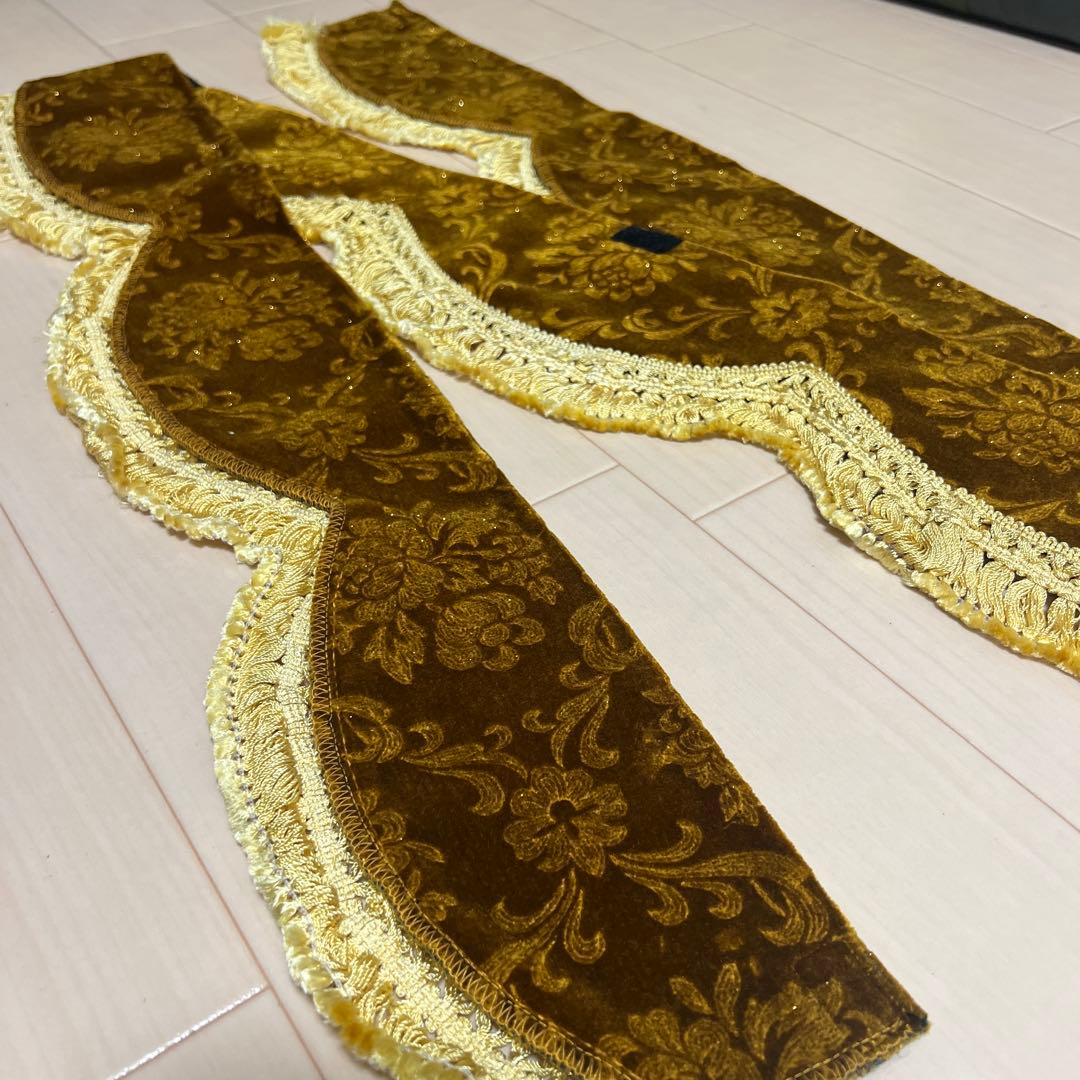 ファイブスターギガ　フロントカーテン　ローレルモケット　ゴールド