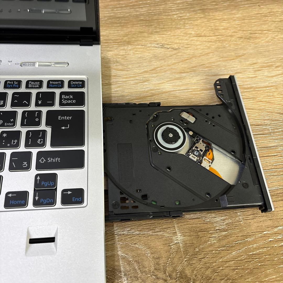 Fujitsu LIFEBOOK 13.3インチ シルバー 本体