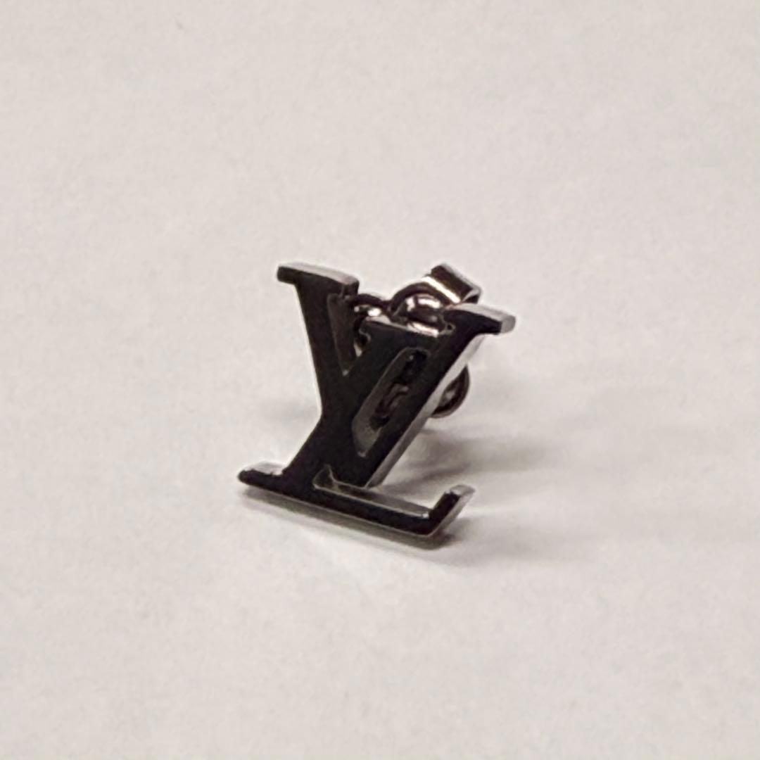 LOUIS VUITTON LVロゴスタッドピアス　VLピアス VLロゴピアス