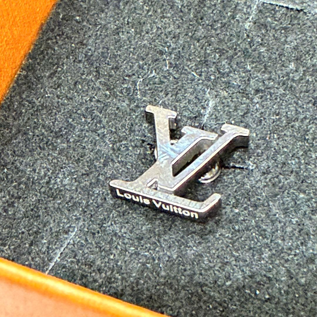 LOUIS VUITTON LVロゴスタッドピアス　VLピアス VLロゴピアス