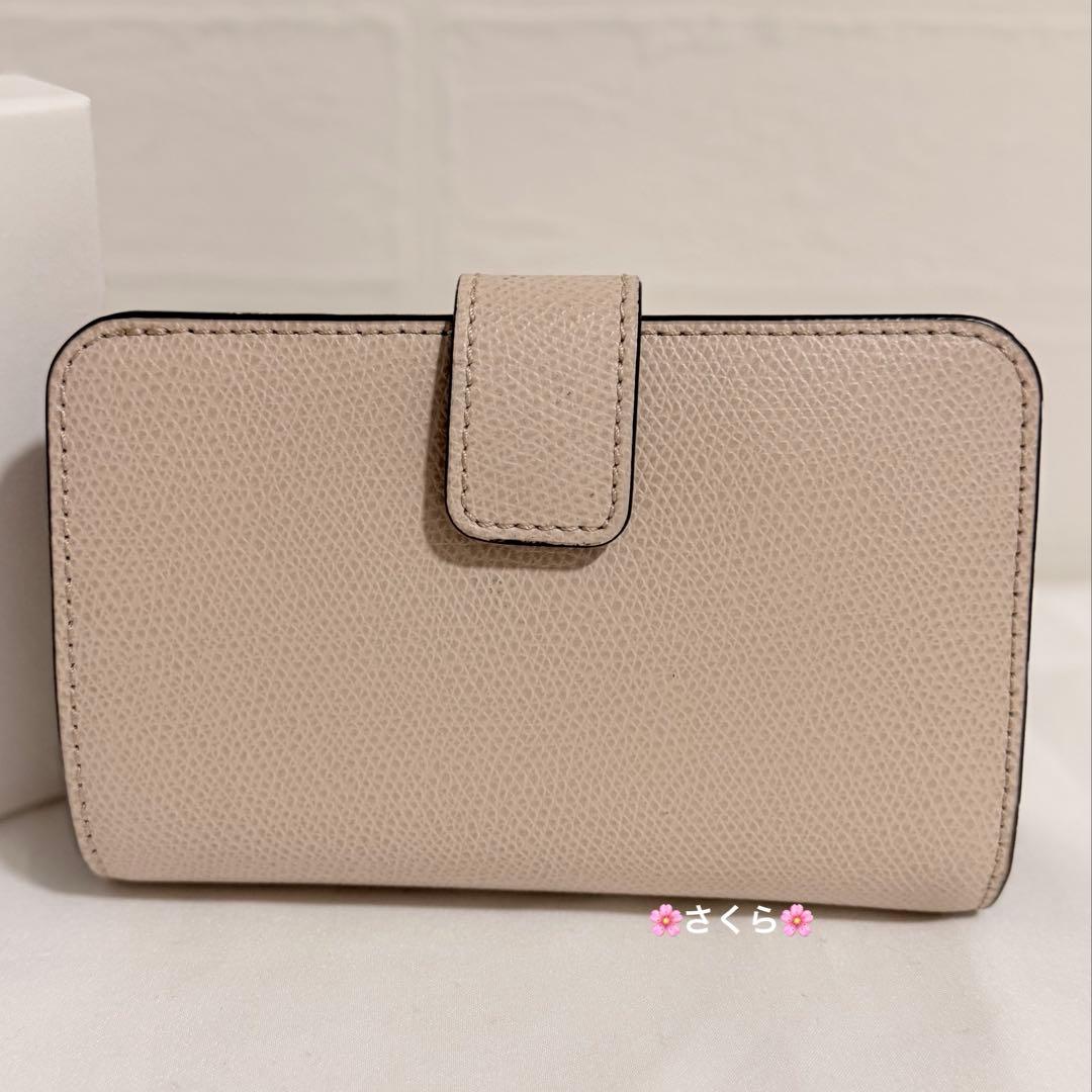 ✨極美品✨フルラ CAMELIA M コンパクト ウォレット