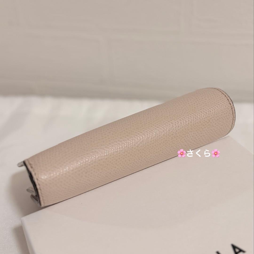 ✨極美品✨フルラ CAMELIA M コンパクト ウォレット