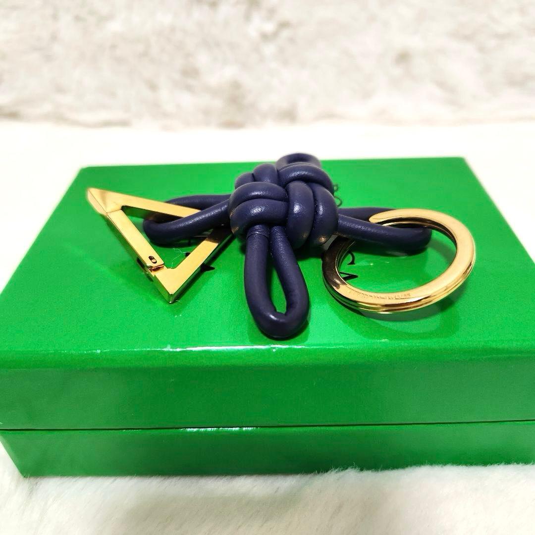 ✨ほぼ未使用　付属品完備✨ボッテガ　キーリング　トライアングル　ネイビー