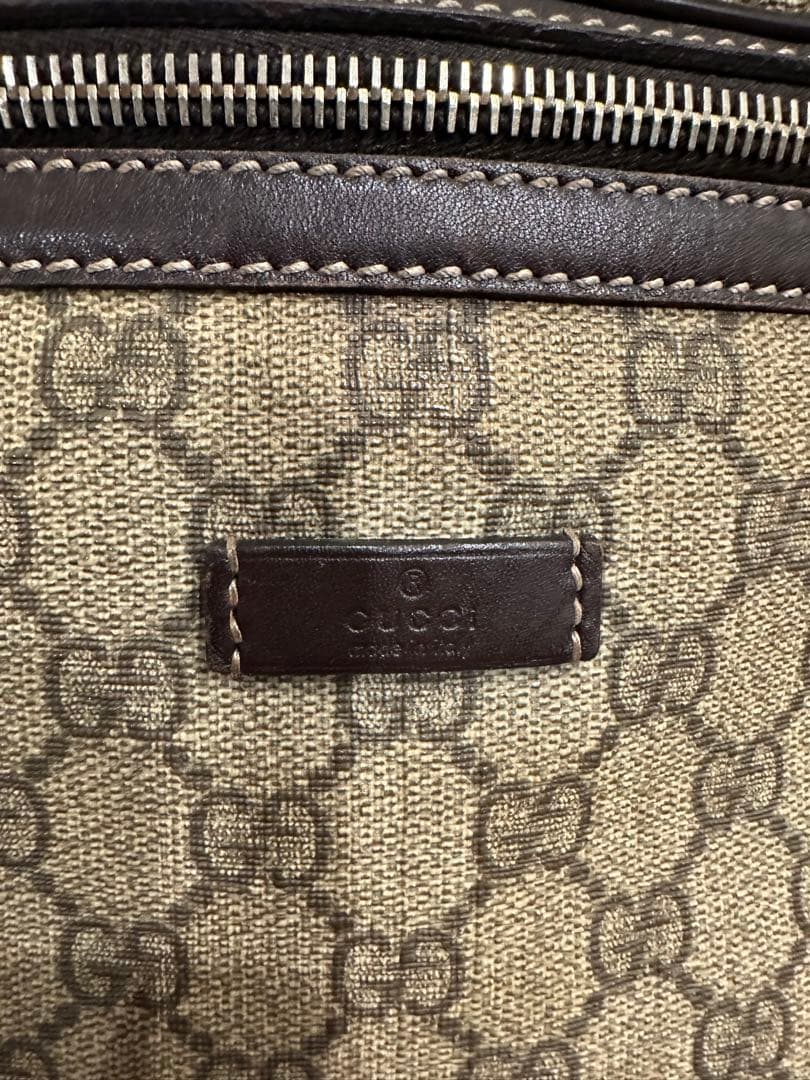 GUCCI グッチ GG ボディバック