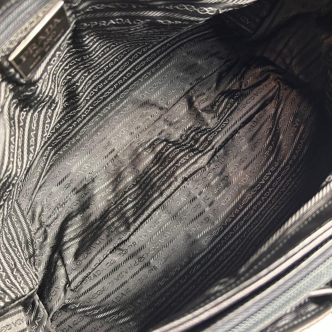 【美品】PRADA ナイロン テスート 大容量 メッセンジャーバッグ ショルダー