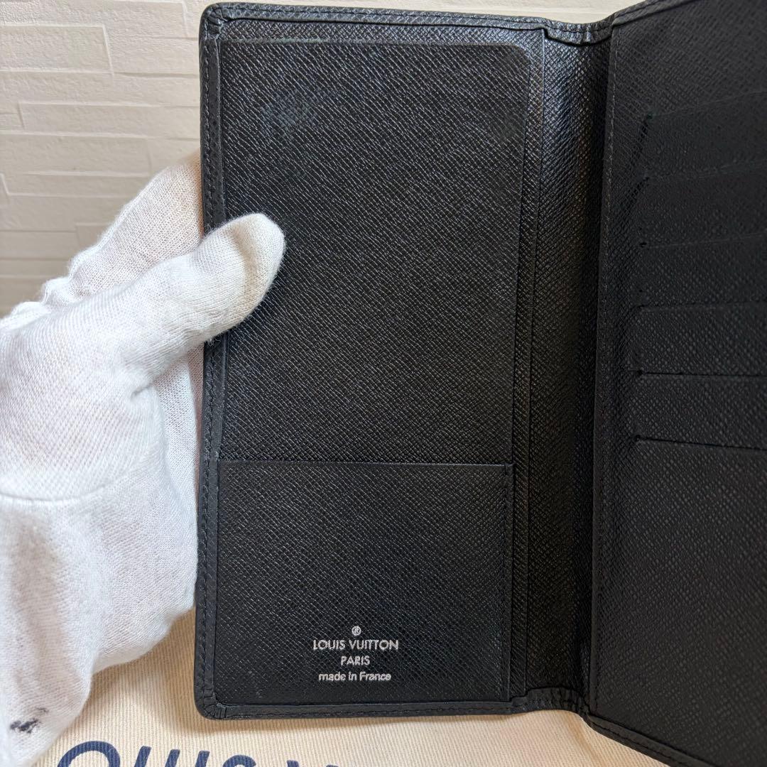 美品　ルイヴィトン　札入れ　タイガ　黒　折り財布　長財布