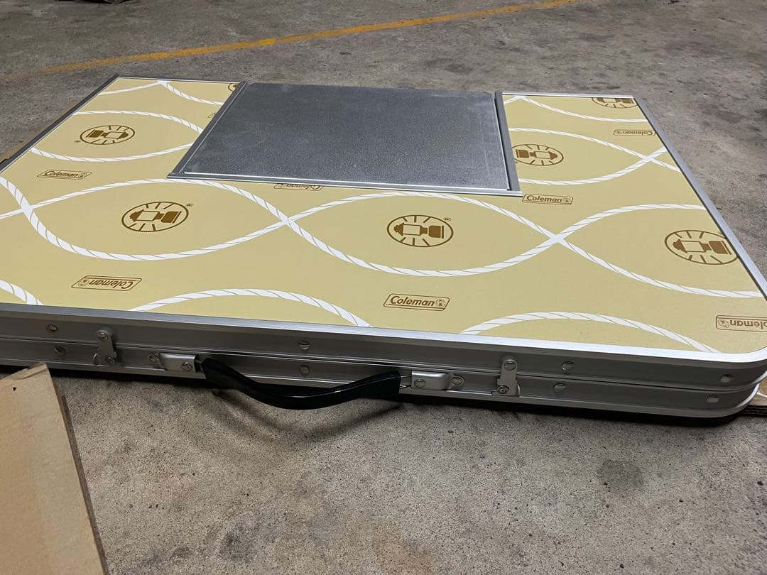 Coleman アウトドアテーブル ベージュ