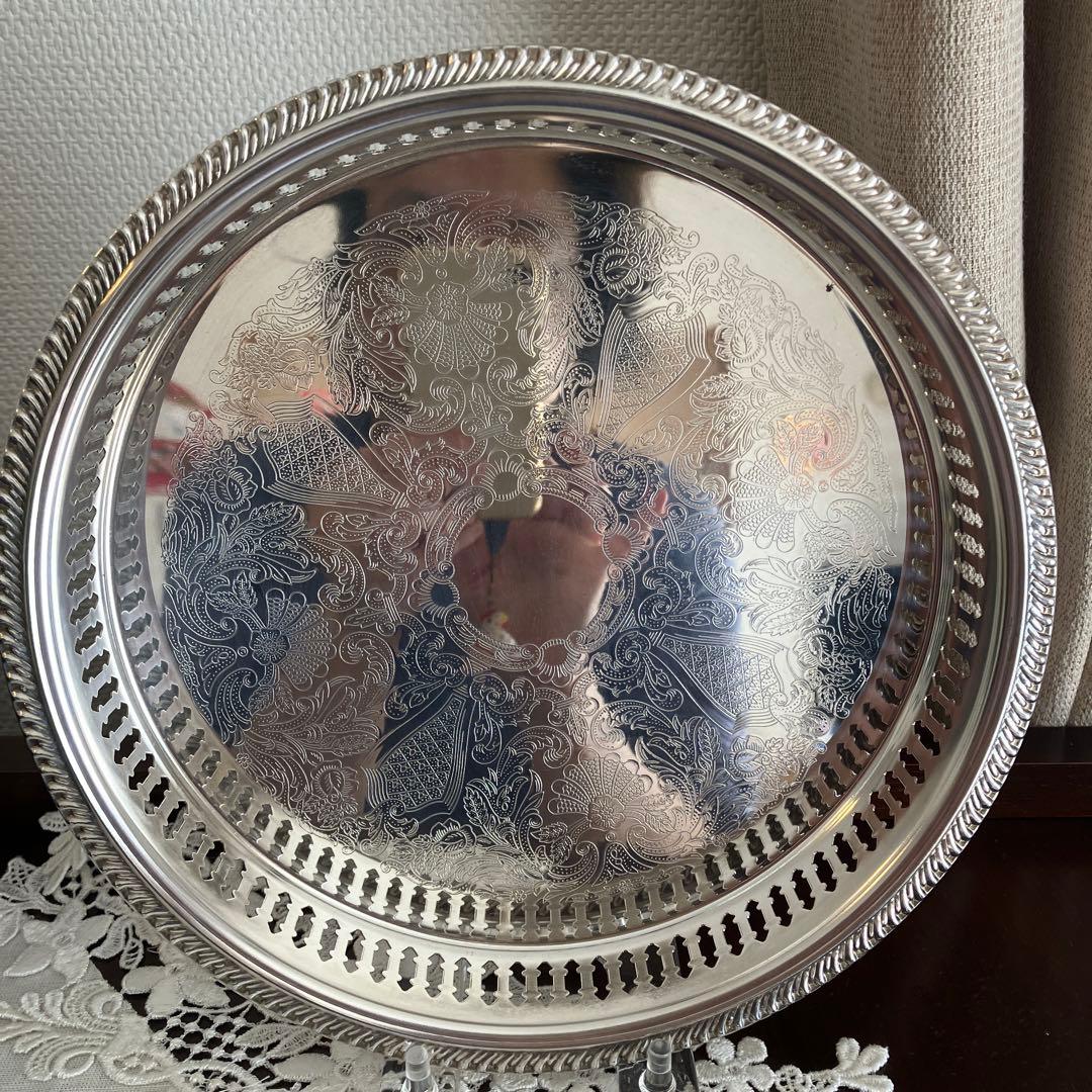 英国アンティーク　シルバープレート　ギャラリートレイ