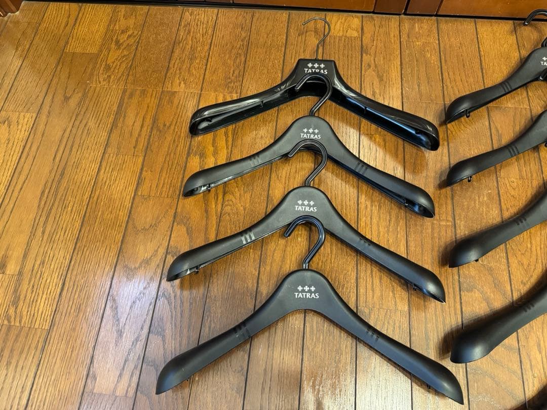 TATRAS（タトラス）純正ハンガー ロゴ入り ブラック 13本