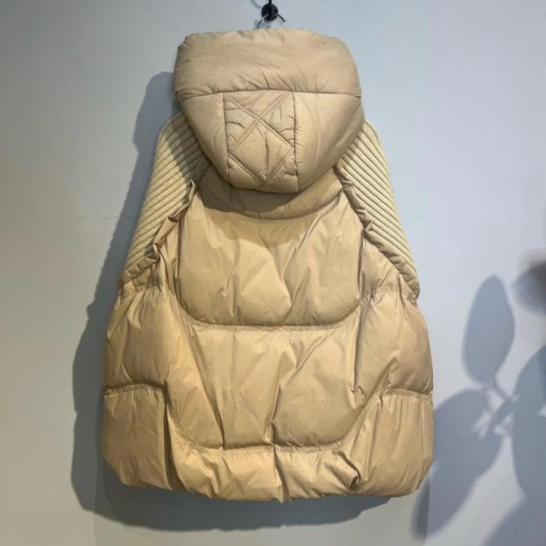 値下げ！新品未使用！フード付きニットドッキング ダウンベスト ベージュ