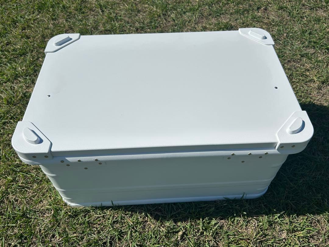 マットホワイト　スタッキング コンテナボックス 50l アウトドア　限定一点