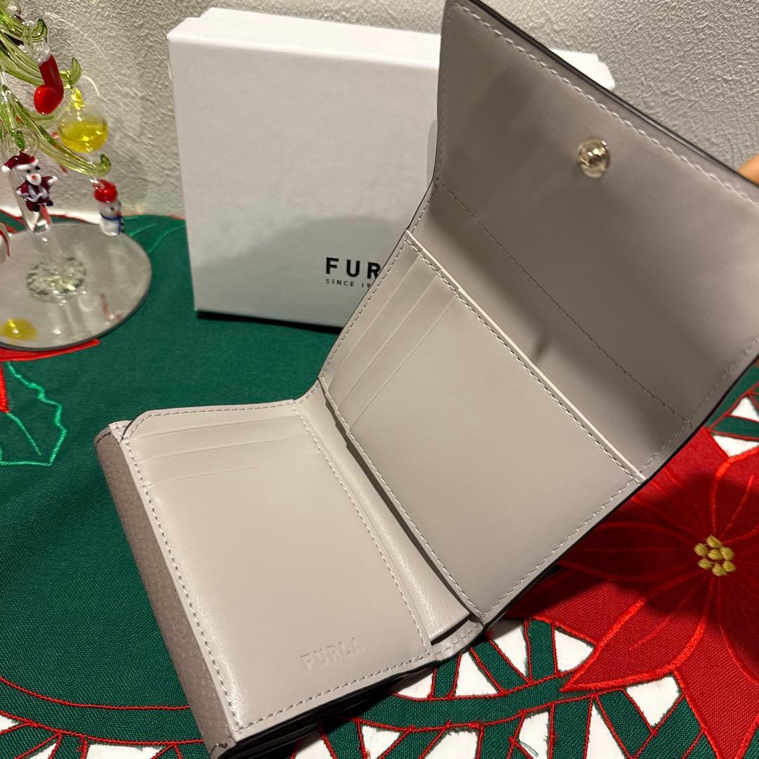 【新品未使用】FURLA フルラ 財布✨三つ折り グレージュ グレー ベージュ