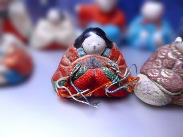 必見です。昭和初期の春山雛の最上級のお雛様です。揃いです