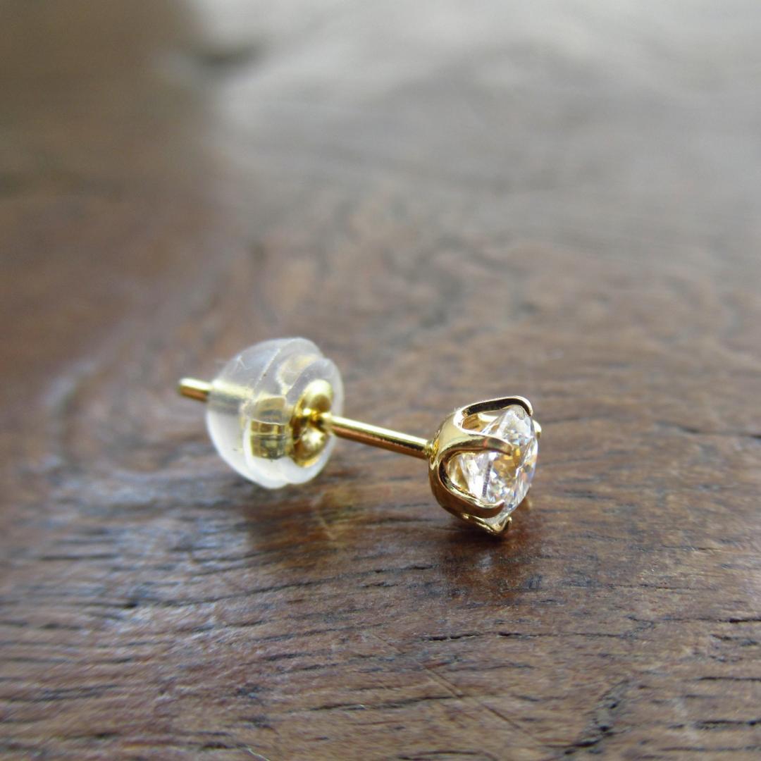 【K18】【ロシアンカット】モアサナイト　ゴールド ピアス　片耳用/鑑定書付き