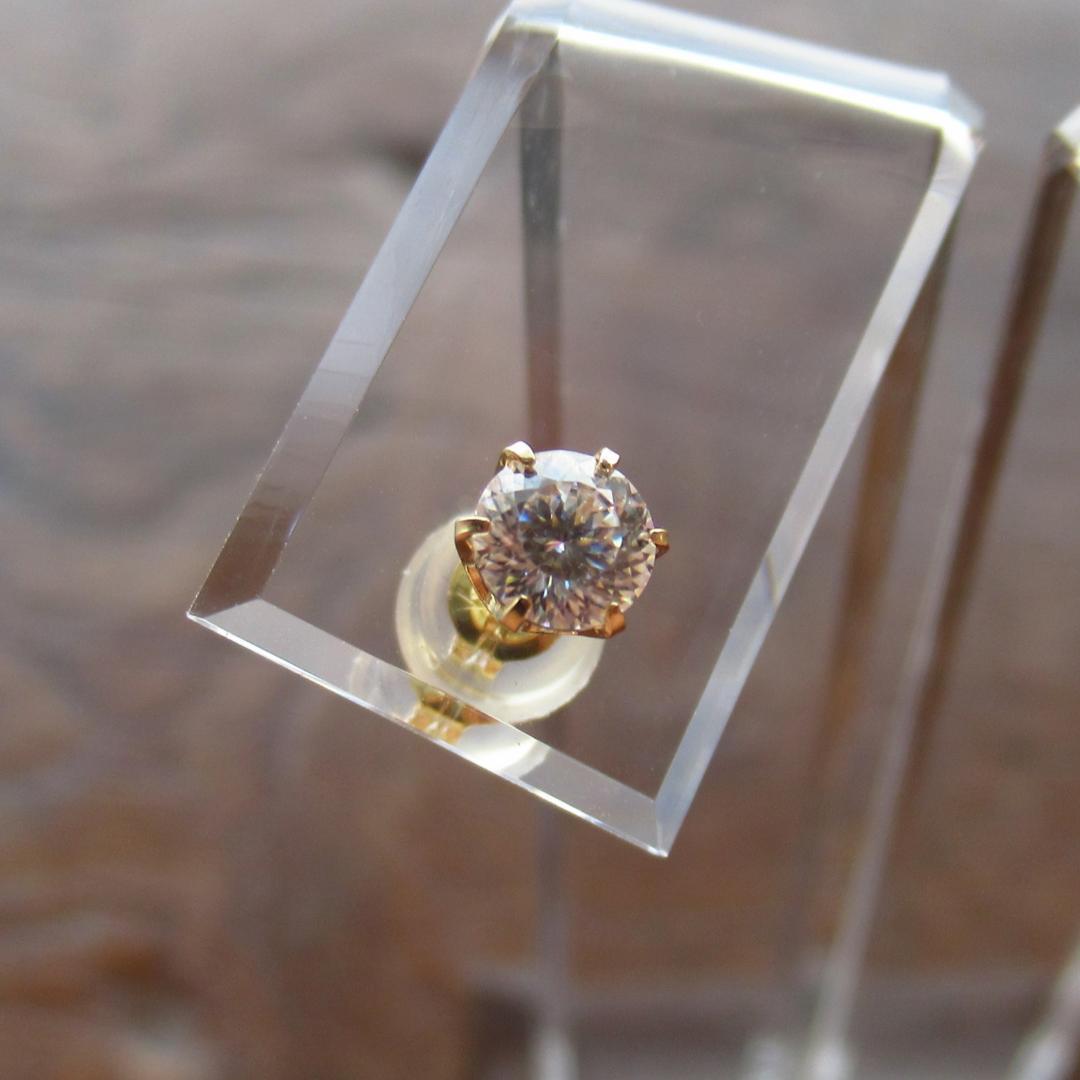 【K18】【ロシアンカット】モアサナイト　ゴールド ピアス　片耳用/鑑定書付き