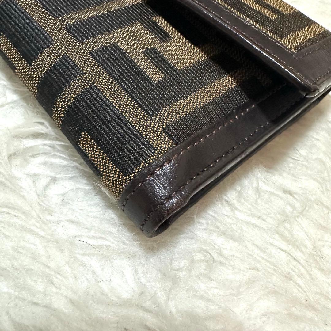 FENDI✨フェンディ　三つ折り財布 ズッカ　ロゴ入り　ユニセックス　ブラウン
