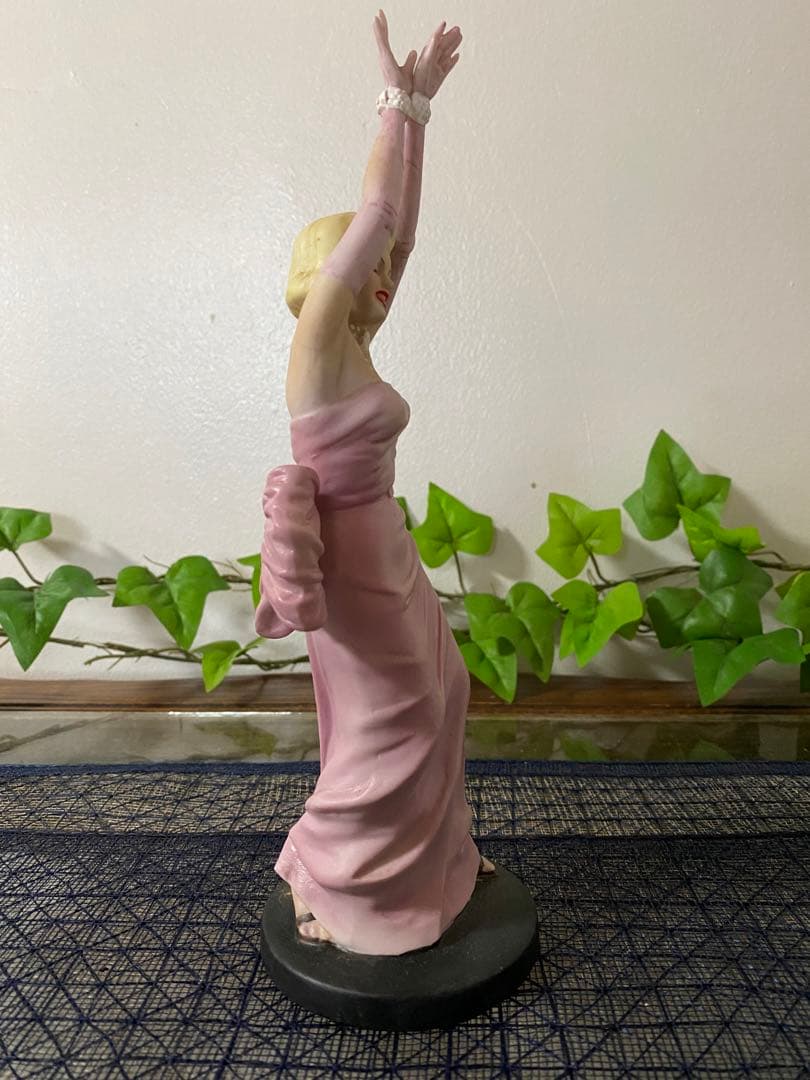 マリリンモンロー 置物