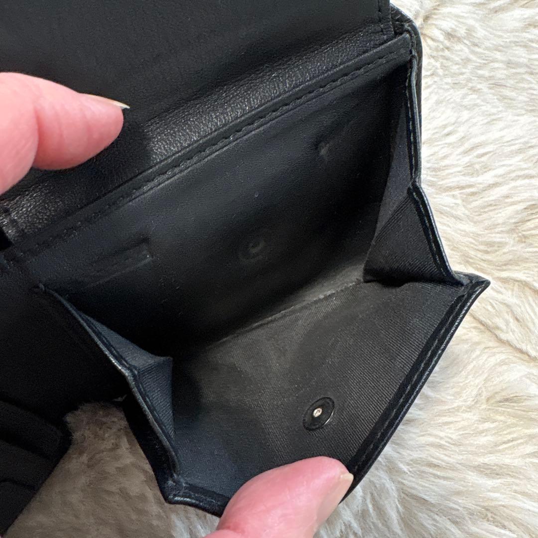 JIMMY CHOO ジミーチュウ ブラックレザー 星型エンボス 二つ折り財布