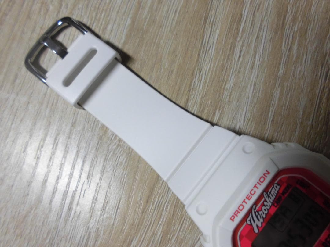 未使用！箱 取説 タグ付 カシオ ベビーG BGD-501 広島カープ限定 白