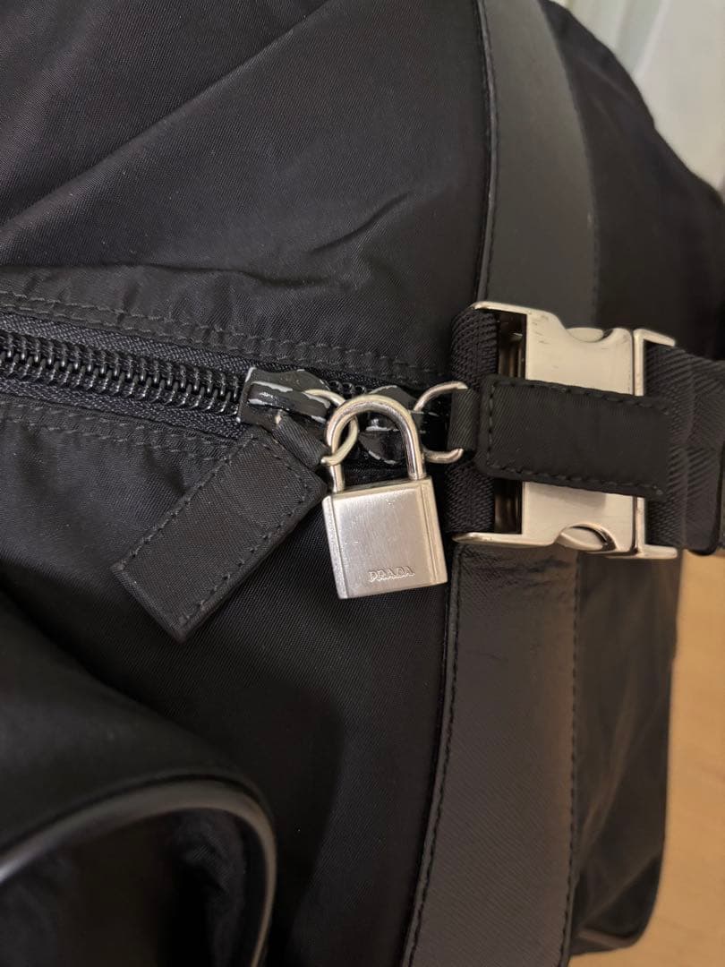 PRADA 黒 ナイロン ボストンバッグ　ショルダー付き　旅行バック