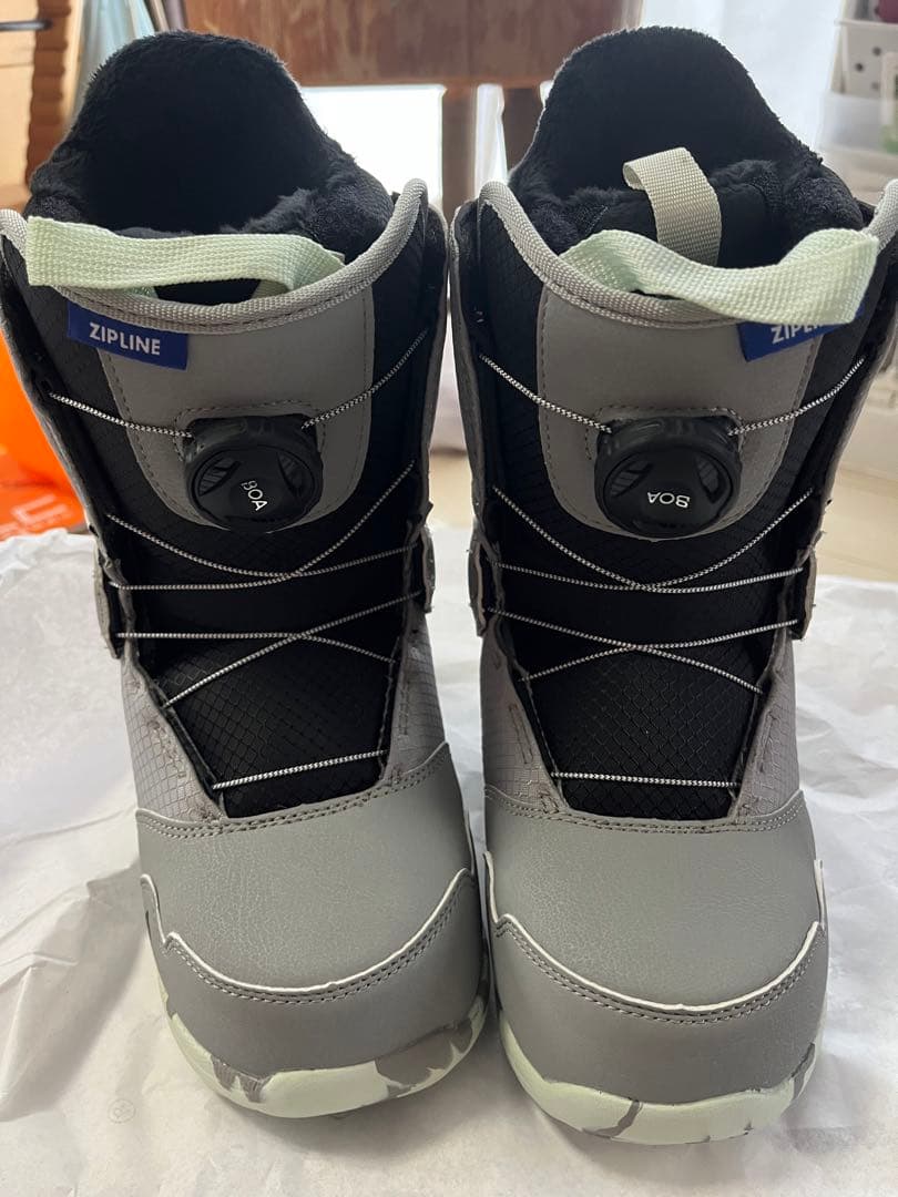 ZIPLINE スノーボードブーツ グレーBurton22新品未使用子供