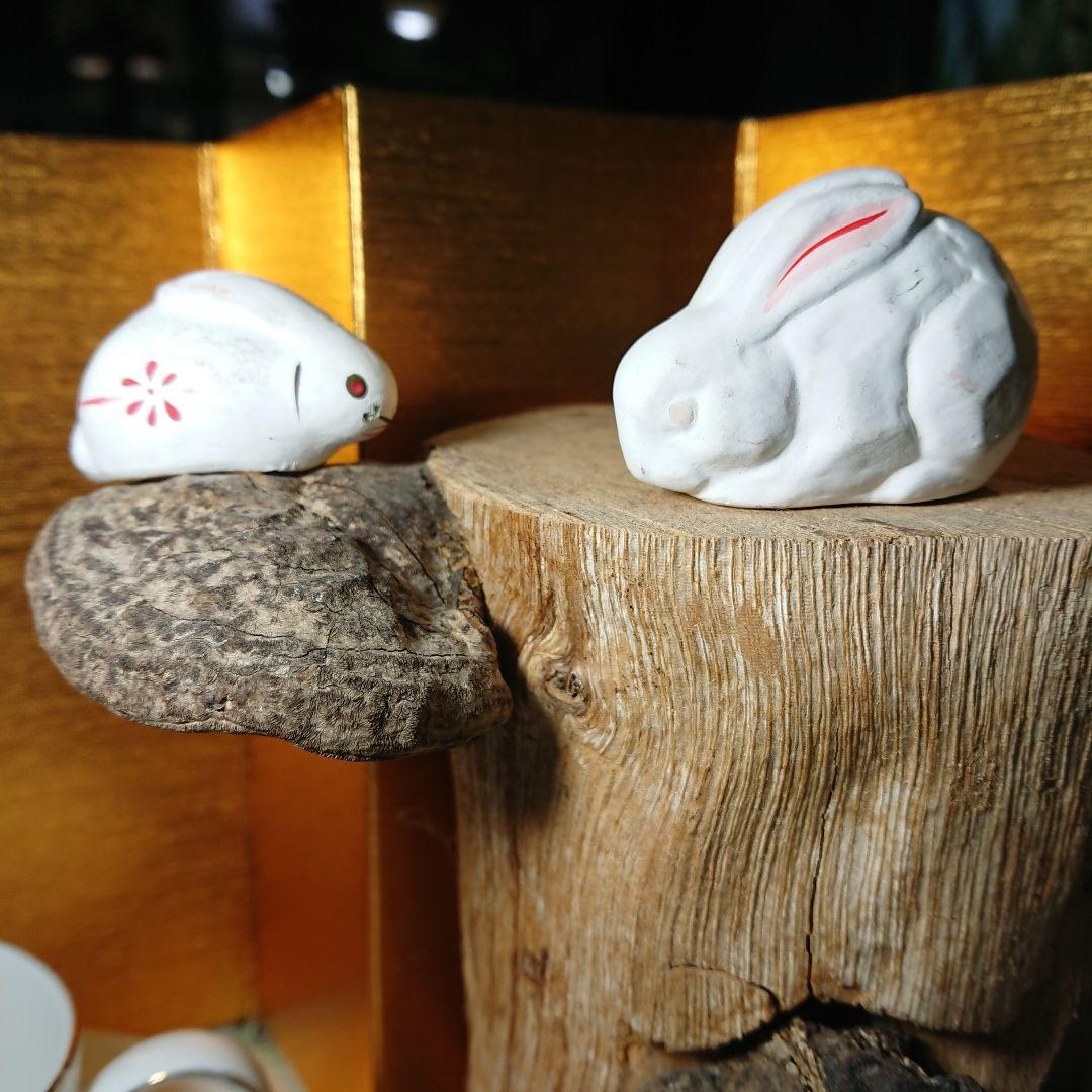 民芸品  兎3匹  土人形  猿の腰掛け 台付き