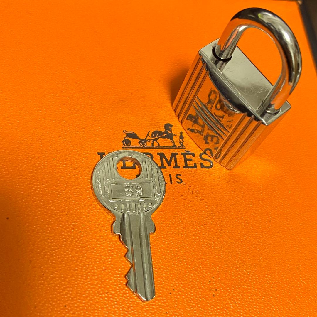 エルメス シルバー　カデナ　南京錠　パドロック　鍵　キー　NO59