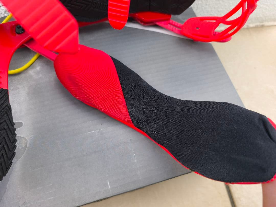 Salomon ALIBI Red ビンディング Mサイズ