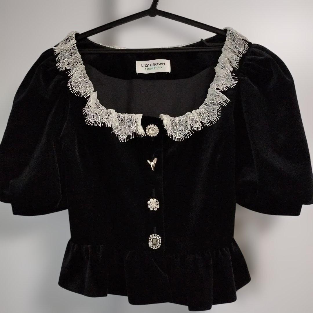 LILY BROWN　CANDY STOCK　レースカラービジューベロアブラウス