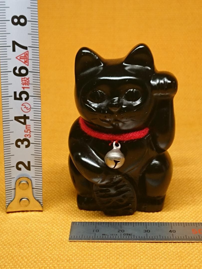 【美品】ねこ　黒猫　招き猫　石製　置物　インテリア　工芸品　美術品　A2816