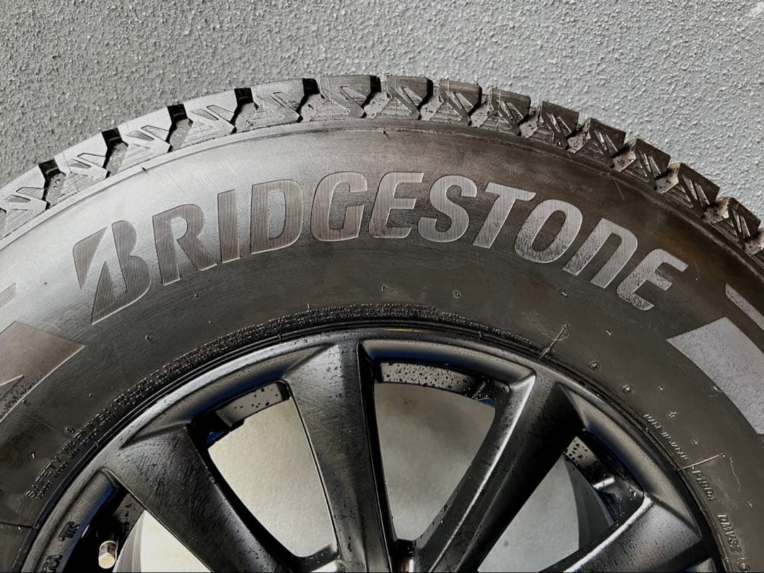 【美品】265/70R17 ブリヂストン スタッドレスタイヤ 17インチ