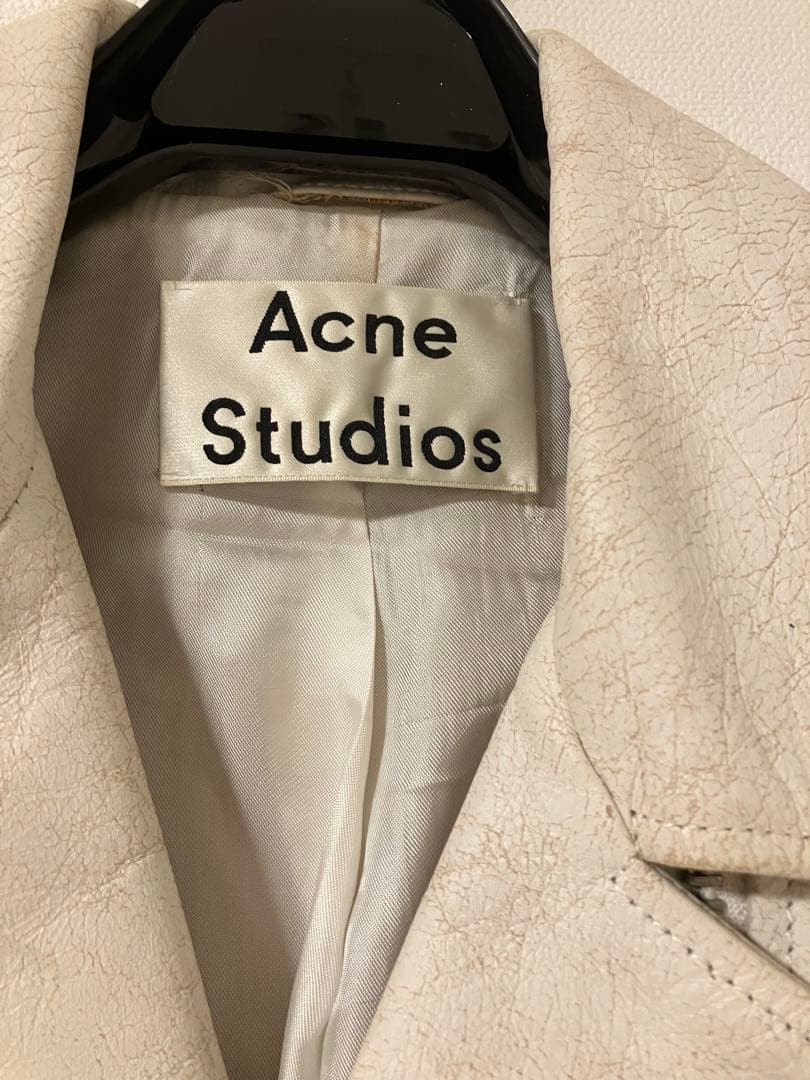 Acne Studios 牛皮ダメージ加工ライダース(白)