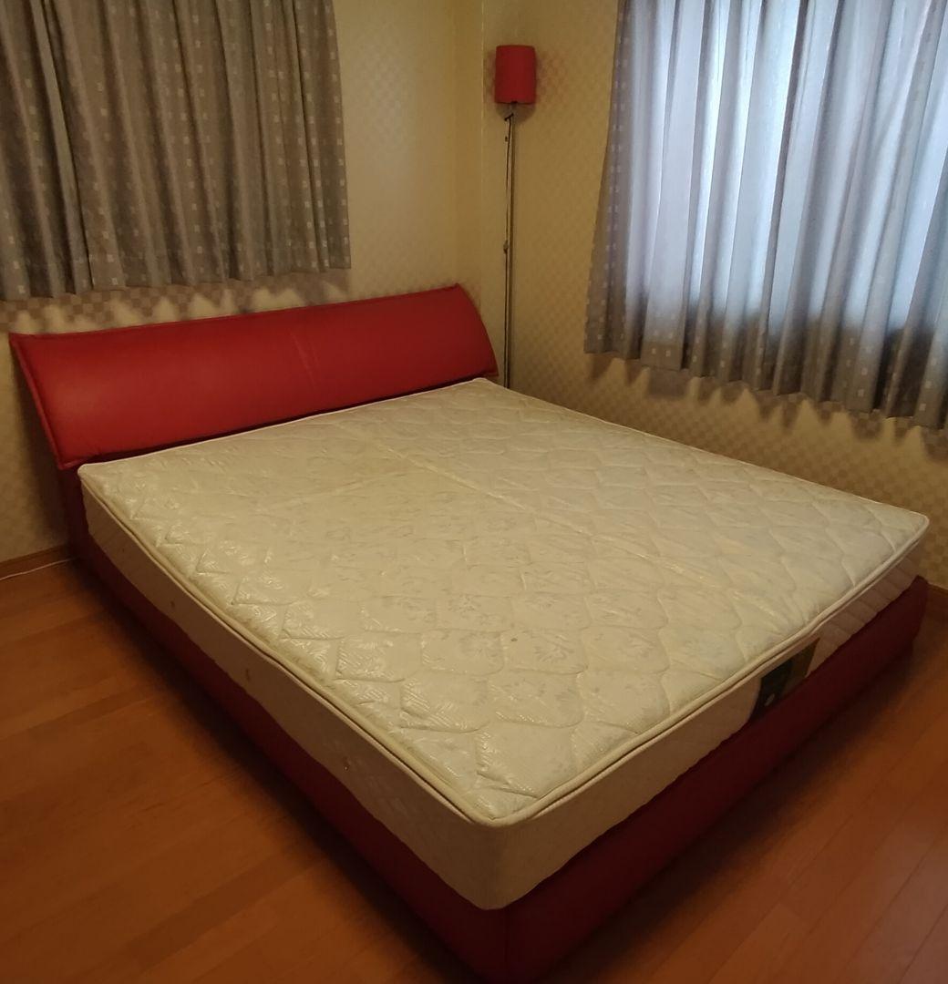 クイーンベッド フレームとマットレス ランプ付 シーリー愛知豊田