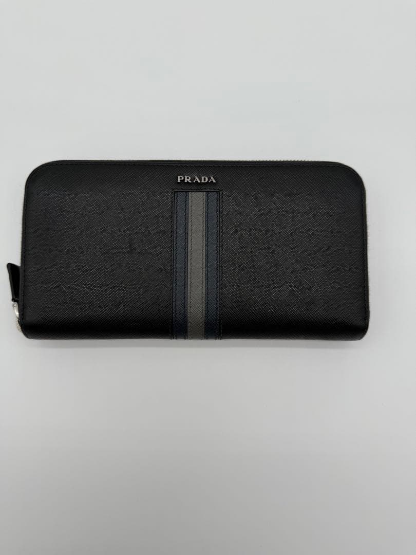 プラダ　サフィアーノ　レザー　ラウンドファスナー　長財布
