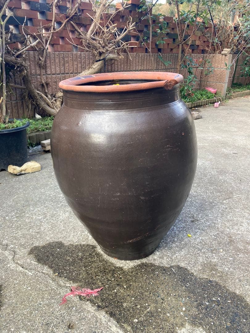 存在感抜群！時代物 陶器の大型甕 古い壺 。茶褐色。和モダン 60センチ