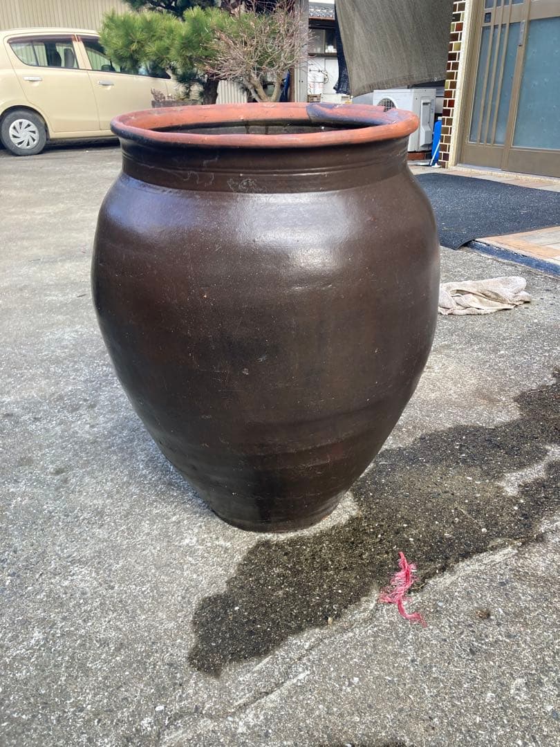 存在感抜群！時代物 陶器の大型甕 古い壺 。茶褐色。和モダン 60センチ