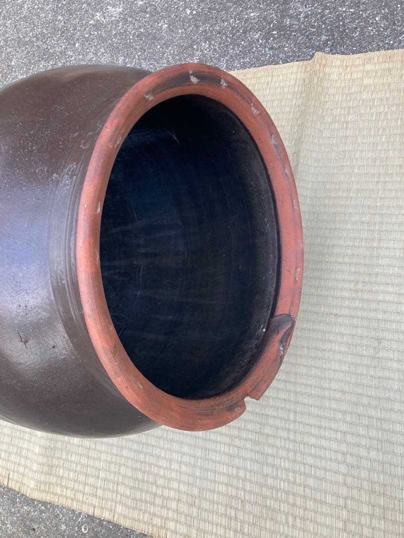 存在感抜群！時代物 陶器の大型甕 古い壺 。茶褐色。和モダン 60センチ