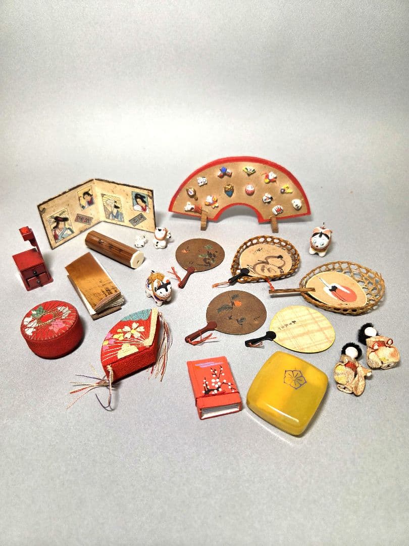 古い小さな小さな雛道具　江戸細工　招き猫他いろいろ　郷土玩具