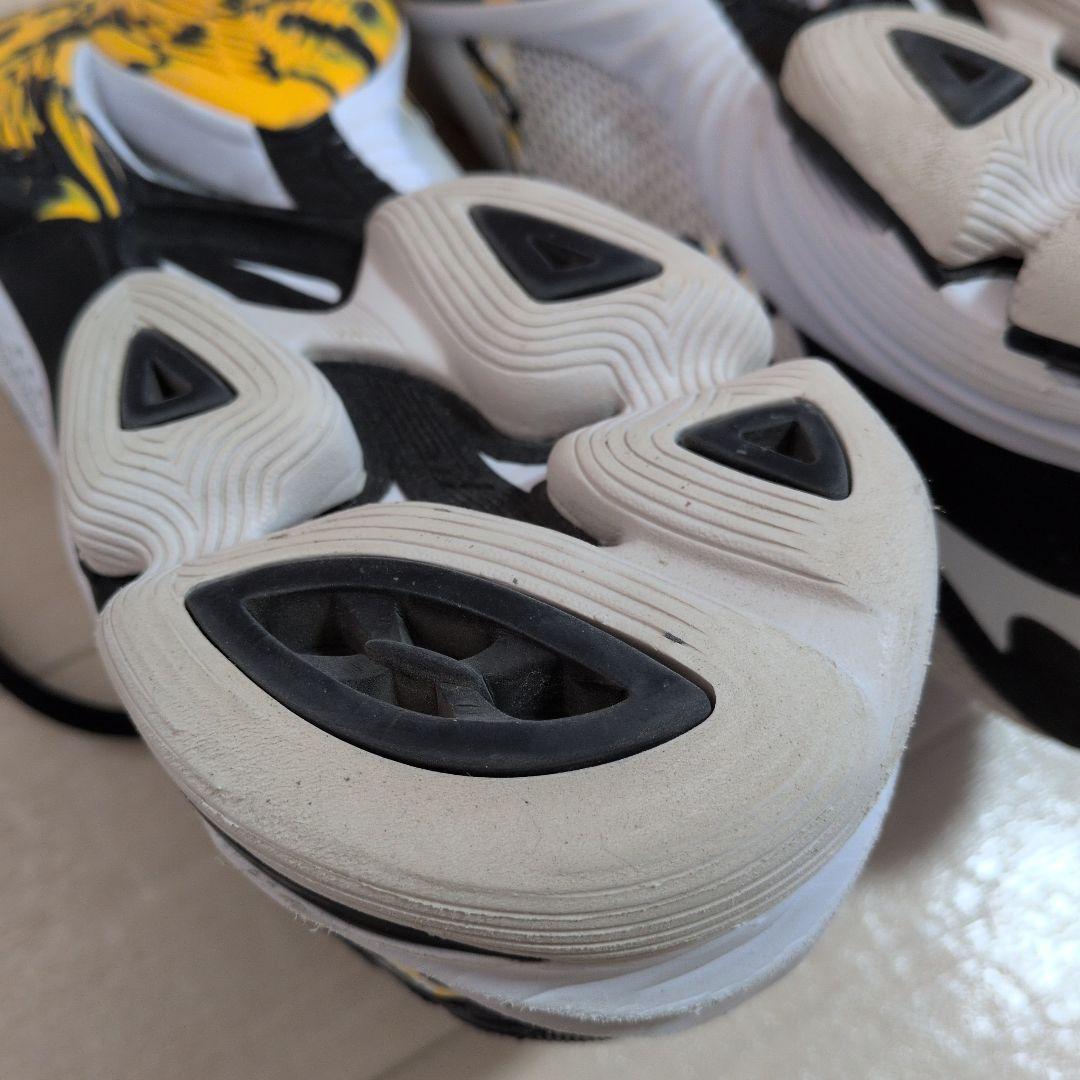 値下げMizuno Wave Lightning Z7 海外限定モデル