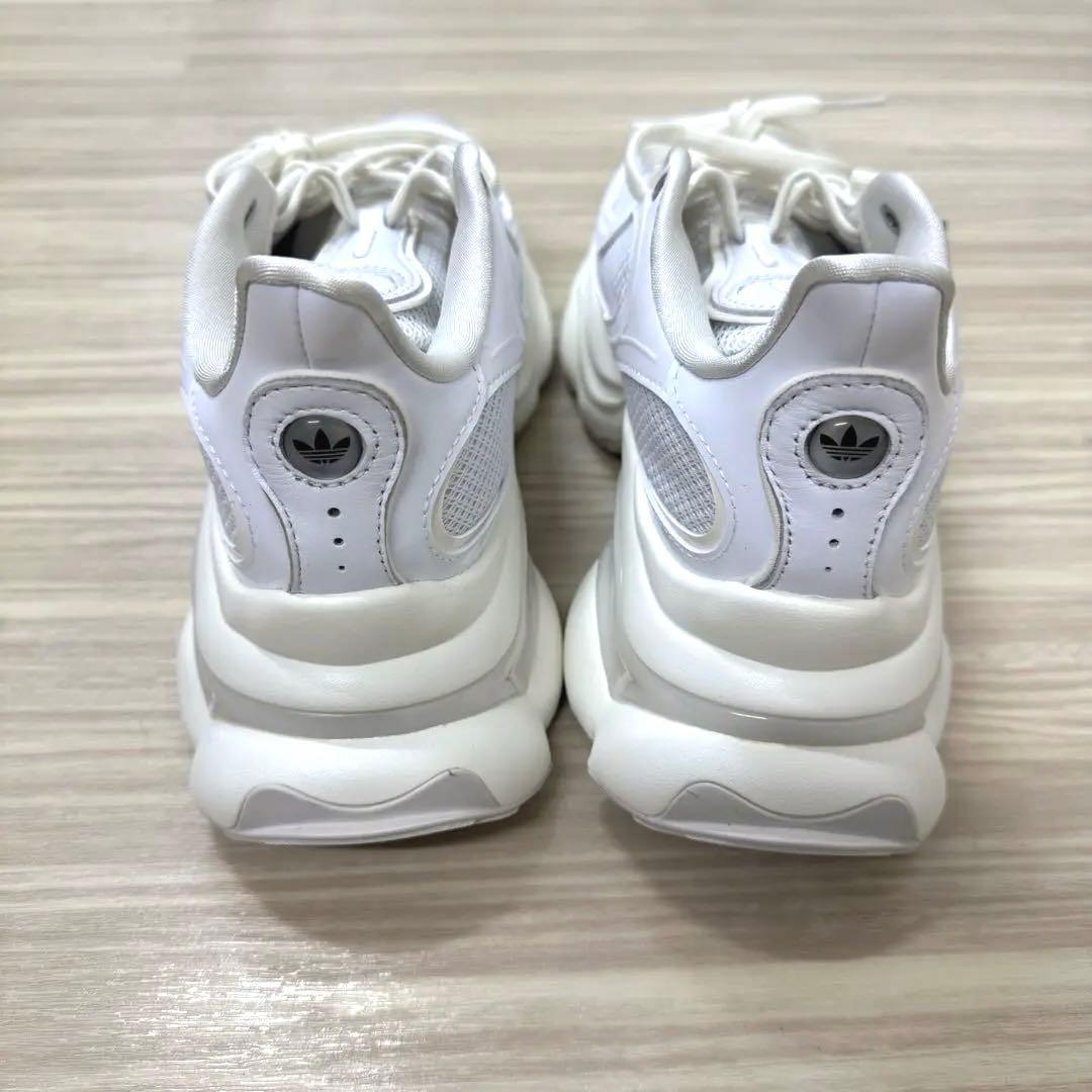 【adidas】OZVENUZ ホワイト　23.5cm