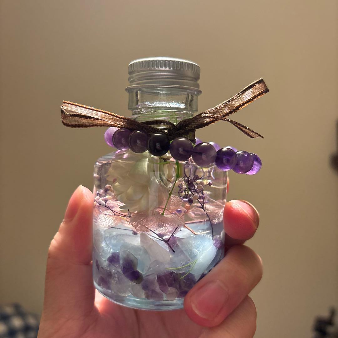 アメジストとアクアマリンたんのさざれ石が入ったパワーハーバリウム！