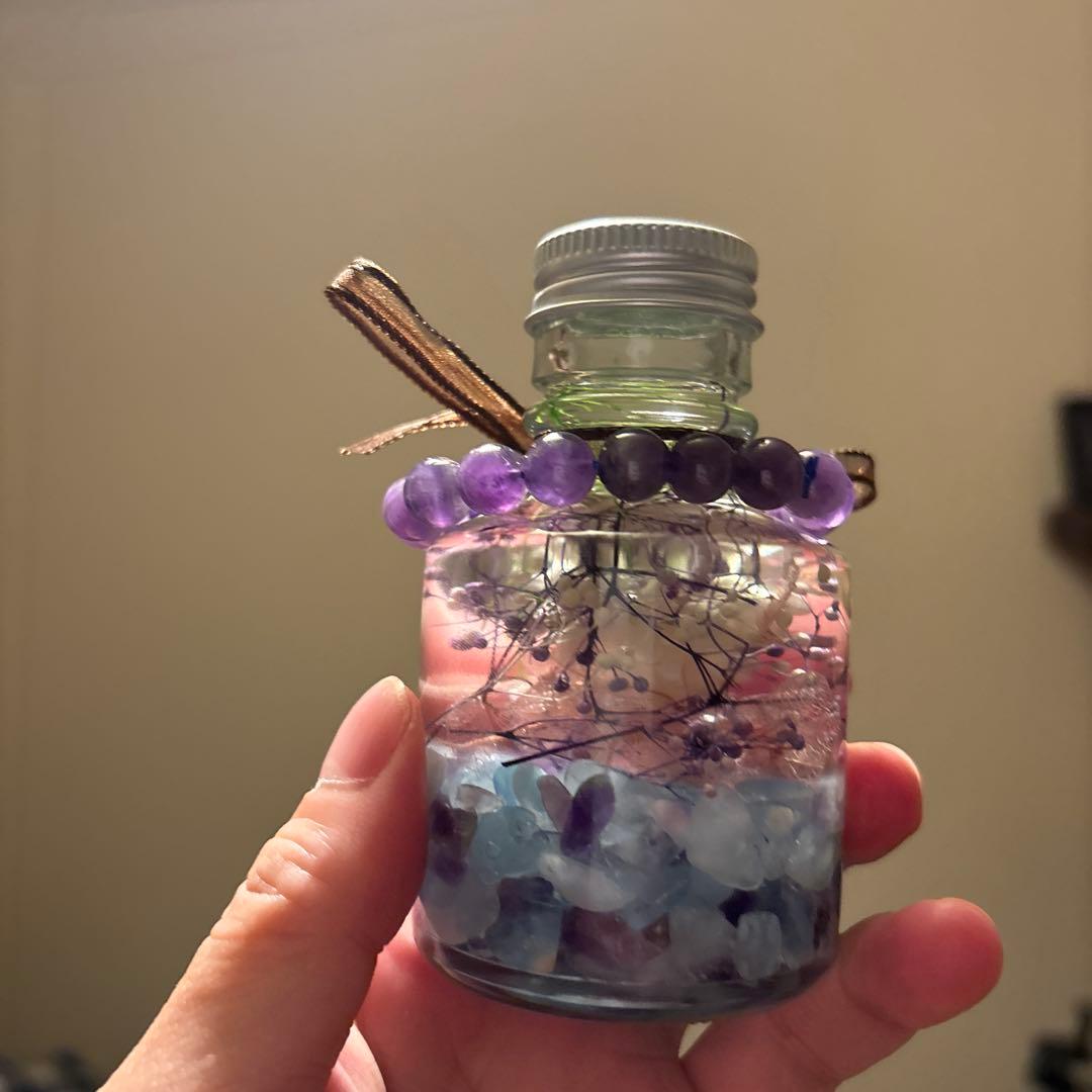 アメジストとアクアマリンたんのさざれ石が入ったパワーハーバリウム！