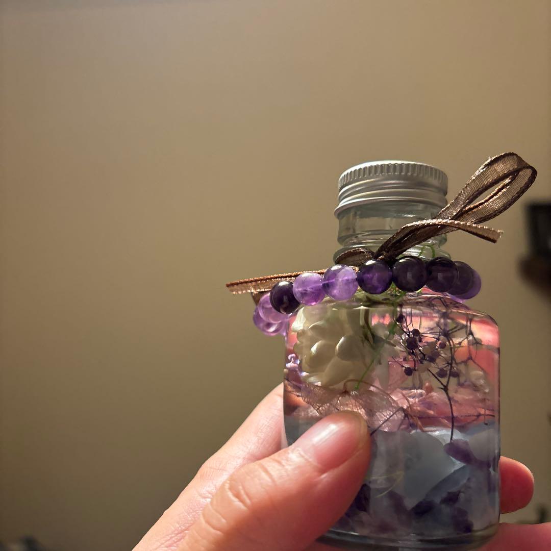 アメジストとアクアマリンたんのさざれ石が入ったパワーハーバリウム！