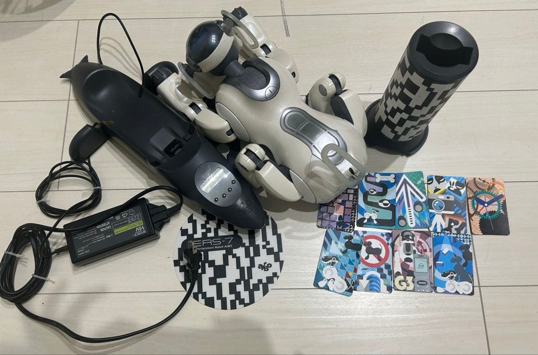 【ジャンク品】Sony AIBO ERS-7ホワイト 充電器付き